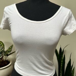 Forever 21 White Scoop Neck Short Sleeve Tee
